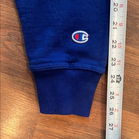 Champion Blue Crewneck Sweater - Large - Picture 8 of 9